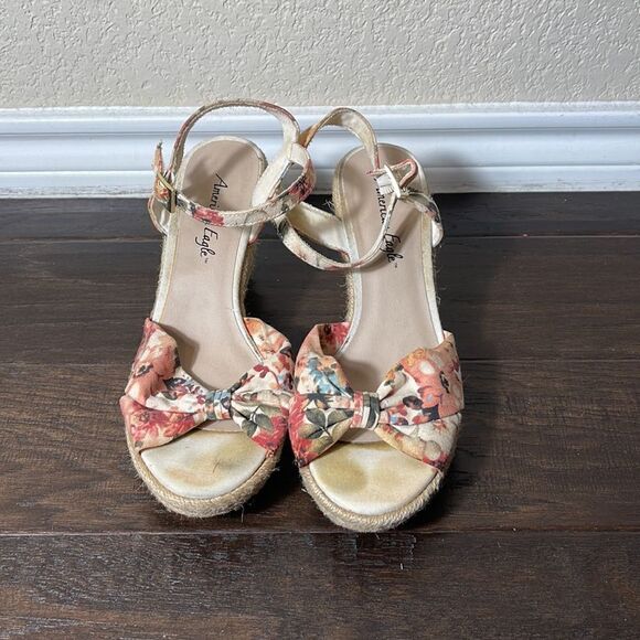 AMERICAN EAGLE FLORAL PRINT WEDGE SANDAL SIZE 8.5 - Picture 4 of 6